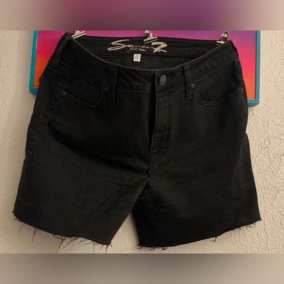 Seven7 Jeans shorts Sz 8 in excellent used condition - Picture 1 of 3
